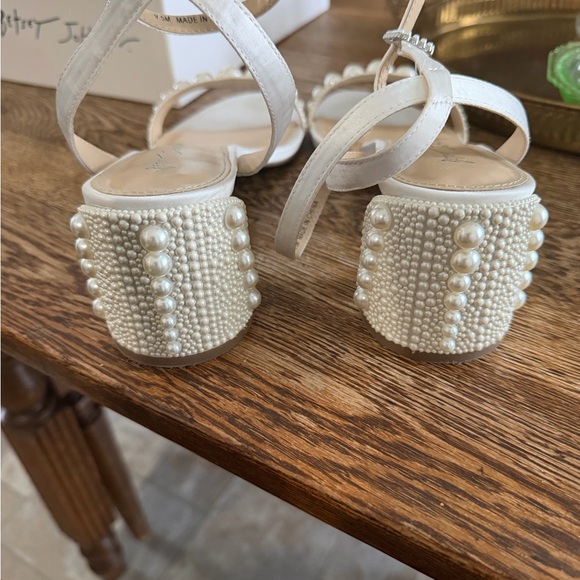 Betsey Johnson Pearl Embellished White Sandals - Picture 7 of 10